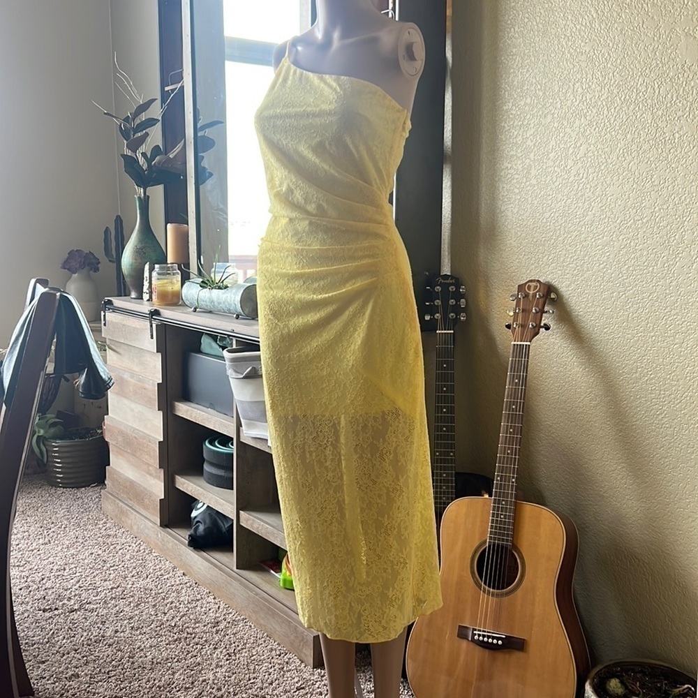 NBD/ Revolve/ Yellow lace One Shoulder MIDI Dress size S - Picture 4 of 9